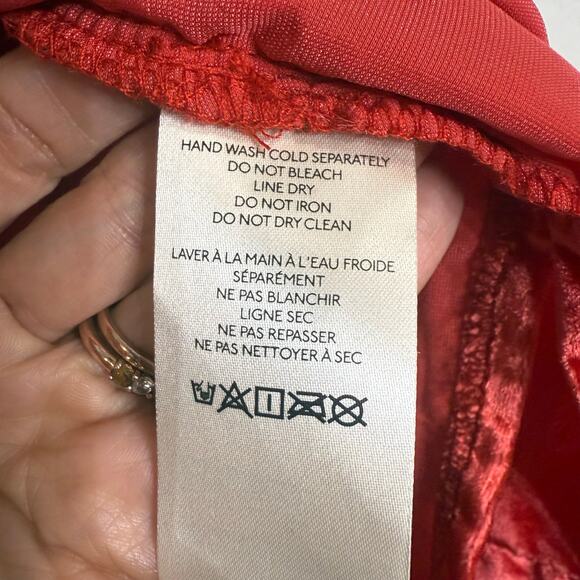 Free People We the Free Marianne Fiery Red Velvet Button Down Blouse Sz S NWT - Picture 7 of 13